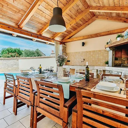 Regina Perci Villa Tar-Vabriga