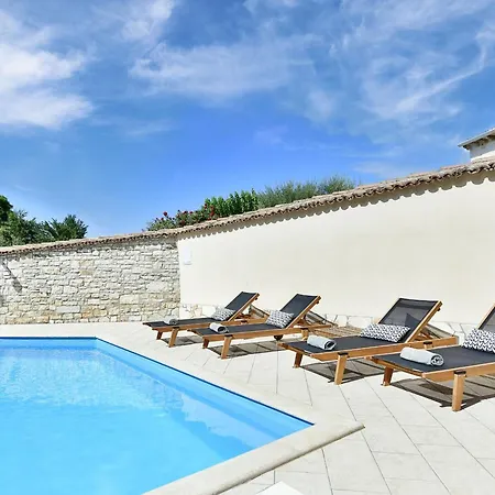 Regina Perci * Tar-Vabriga